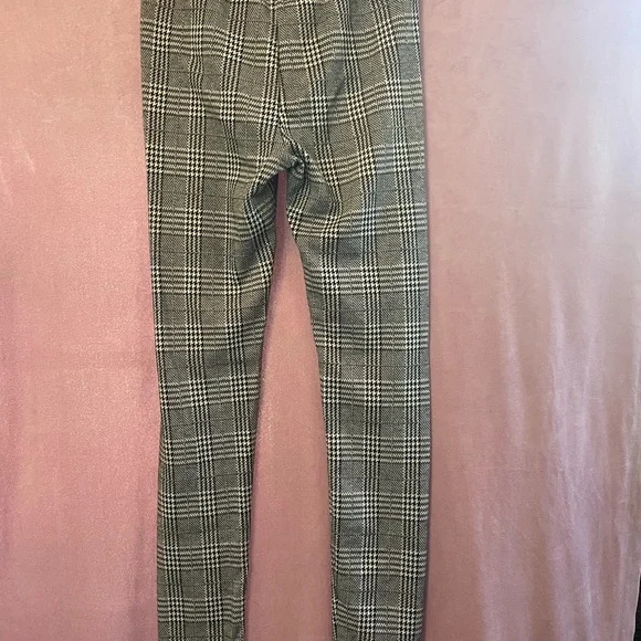Aeropostale Women's Plaid Leggings - Black and Gray - Picture 3 of 4